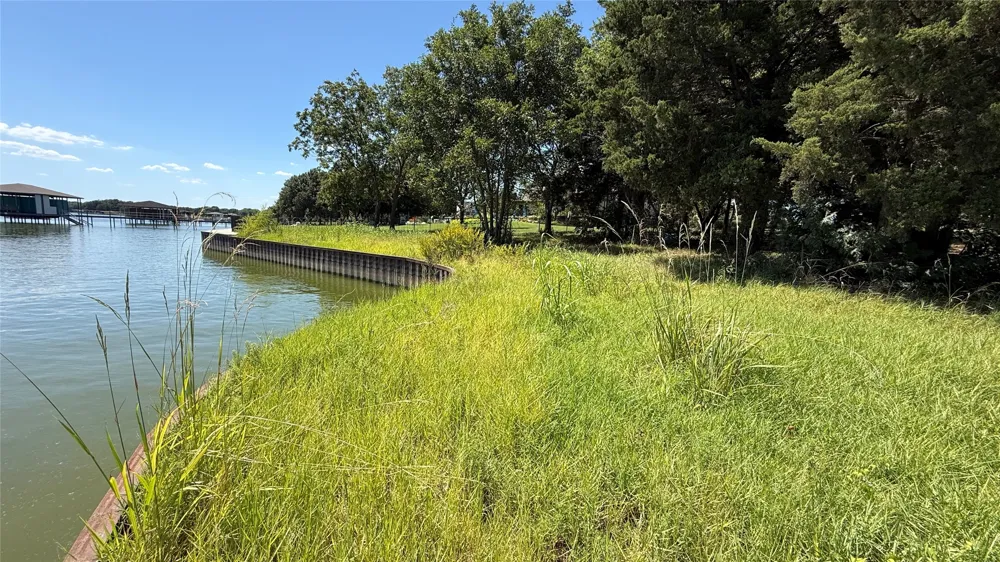 The Shores Drive Corsicana, TX 75109