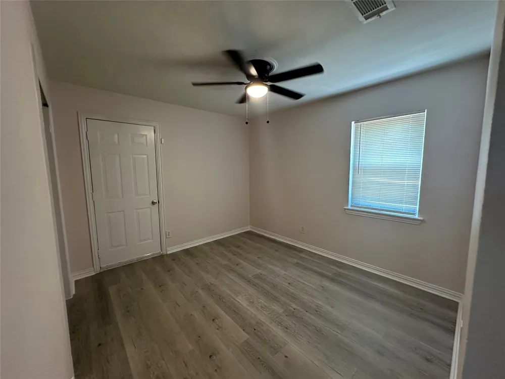 1000 Harris Drive Euless, TX 76039