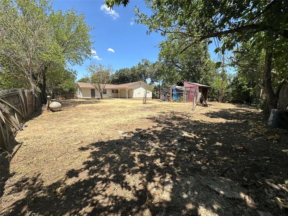 1000 Harris Drive Euless, TX 76039