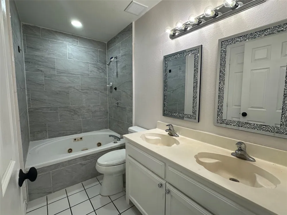 1000 Harris Drive Euless, TX 76039