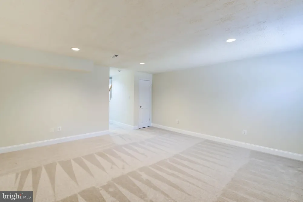14536 CASTLEFORD COURT Centreville, VA 20121