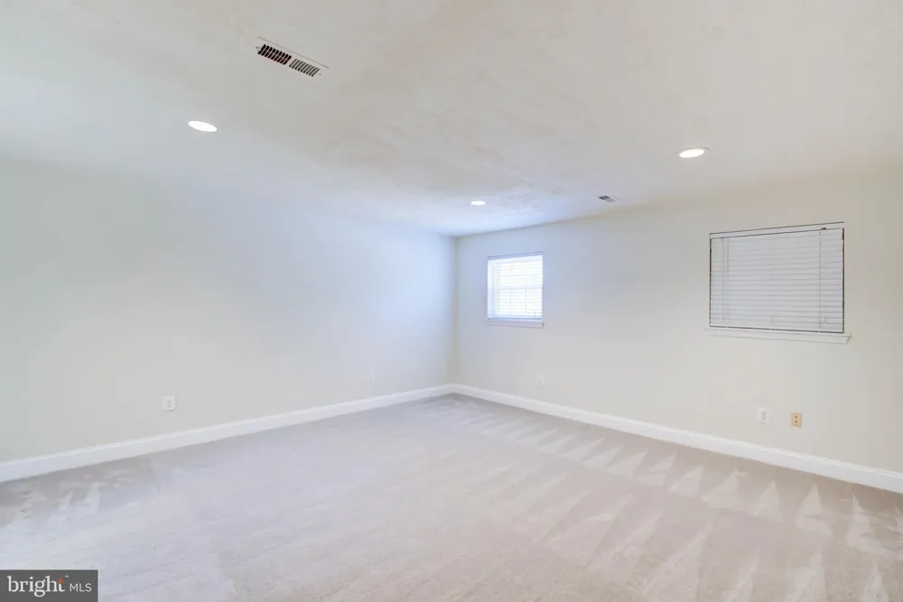 14536 CASTLEFORD COURT Centreville, VA 20121