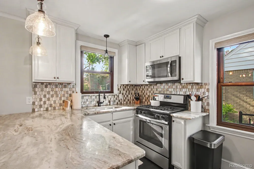 4098 Wakefield Berkley City, MI 48072
