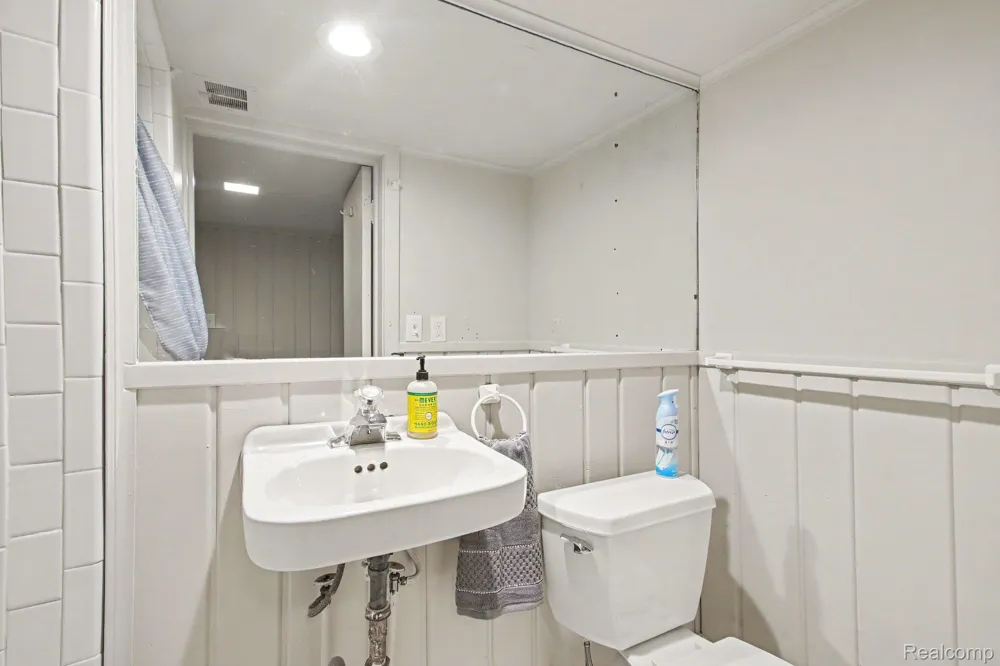 4098 Wakefield Berkley City, MI 48072