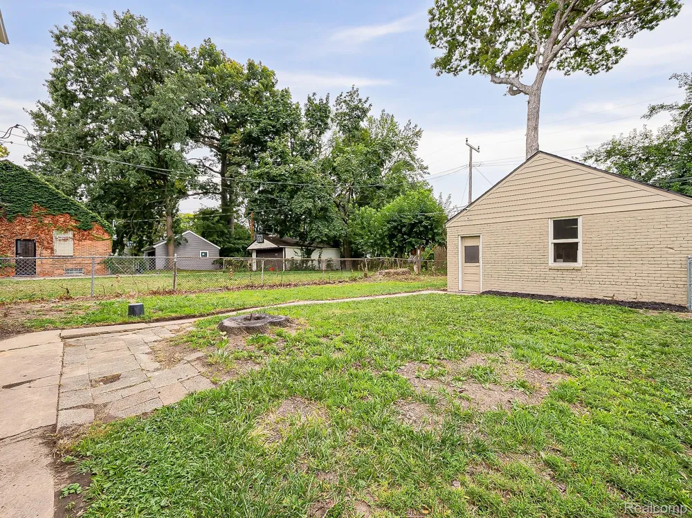 19211 Pierson Street Detroit City, MI 48219