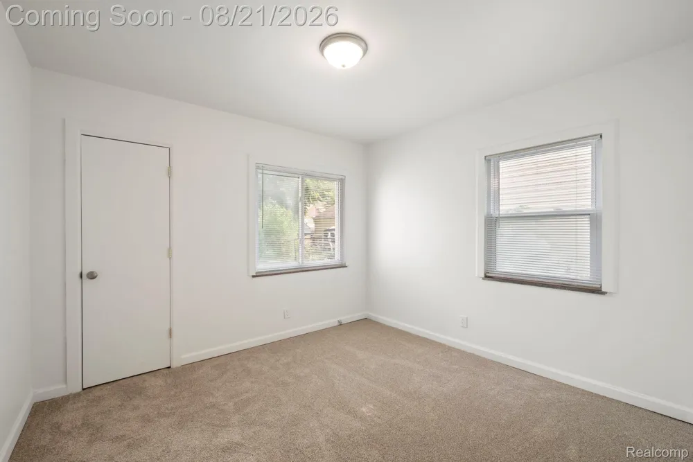 630 White Avenue Lincoln Park City, MI 48146