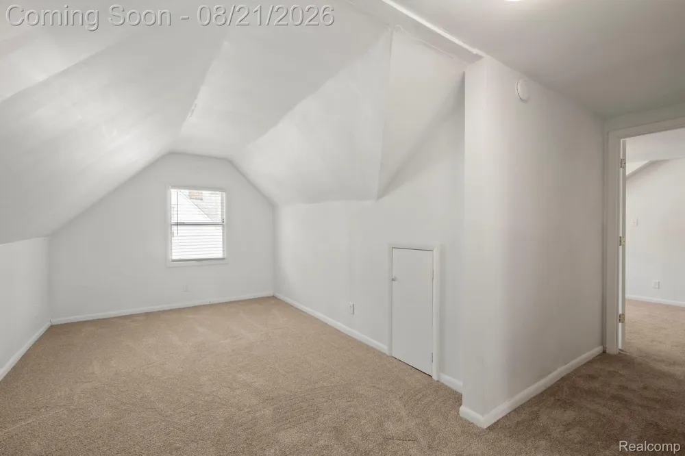630 White Avenue Lincoln Park City, MI 48146