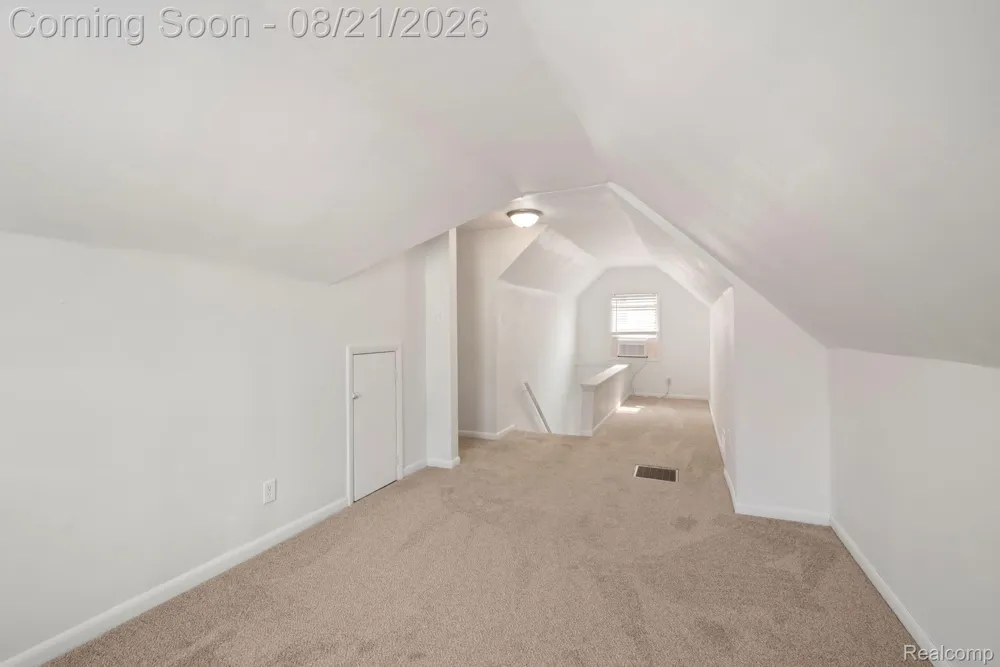 630 White Avenue Lincoln Park City, MI 48146