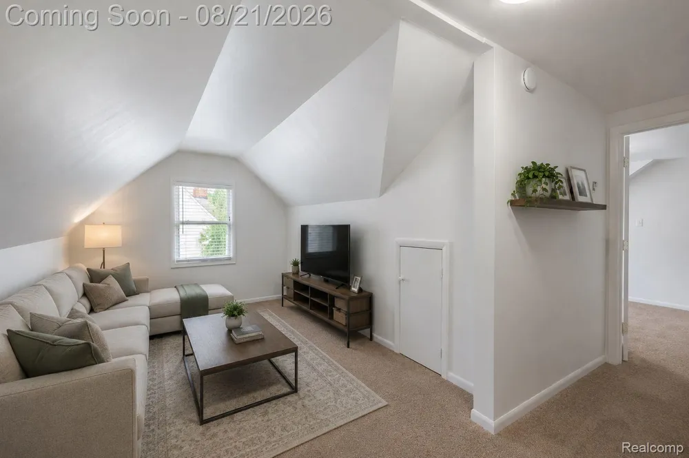 630 White Avenue Lincoln Park City, MI 48146
