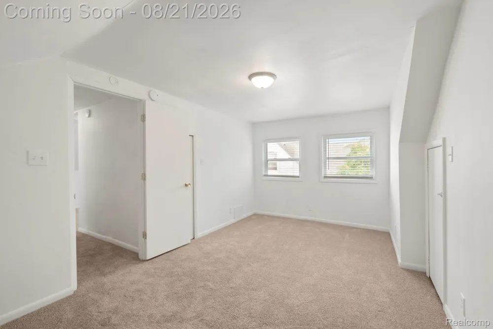 630 White Avenue Lincoln Park City, MI 48146