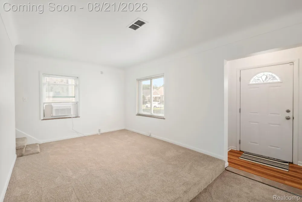 630 White Avenue Lincoln Park City, MI 48146