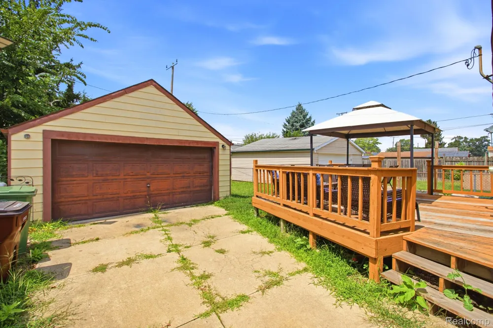 14802 Mulberry Street Southgate City, MI 48195
