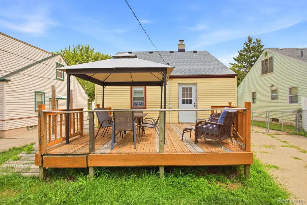 14802 Mulberry Street Southgate City, MI 48195