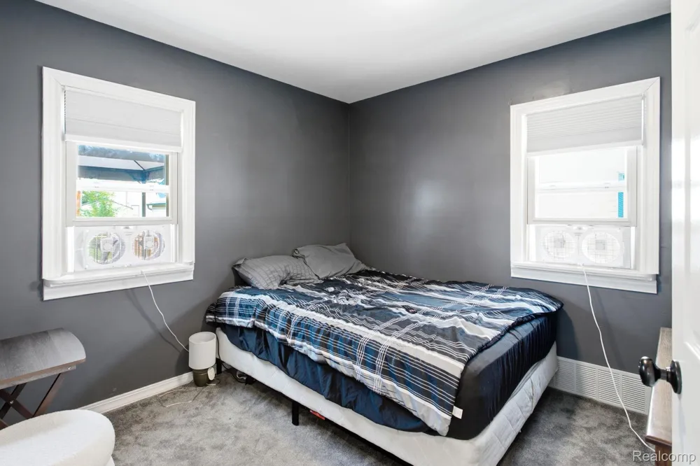 14802 Mulberry Street Southgate City, MI 48195