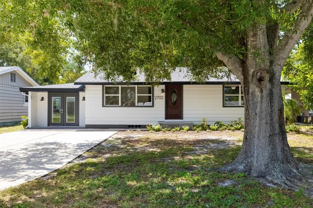 2702 GRAND CAYMAN STREET Sarasota, FL 34231