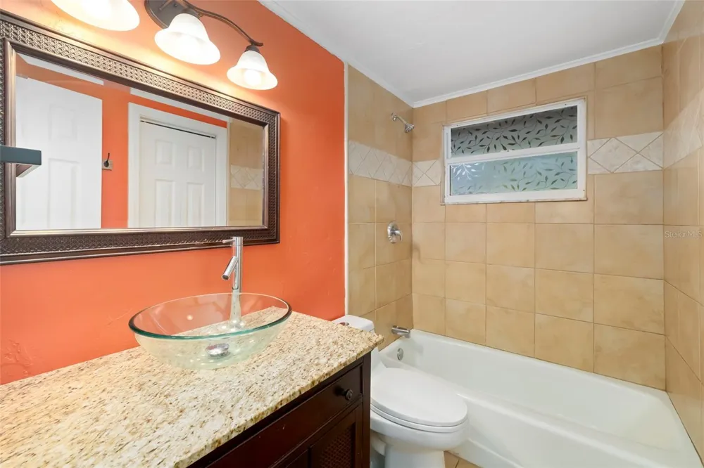 2702 GRAND CAYMAN STREET Sarasota, FL 34231