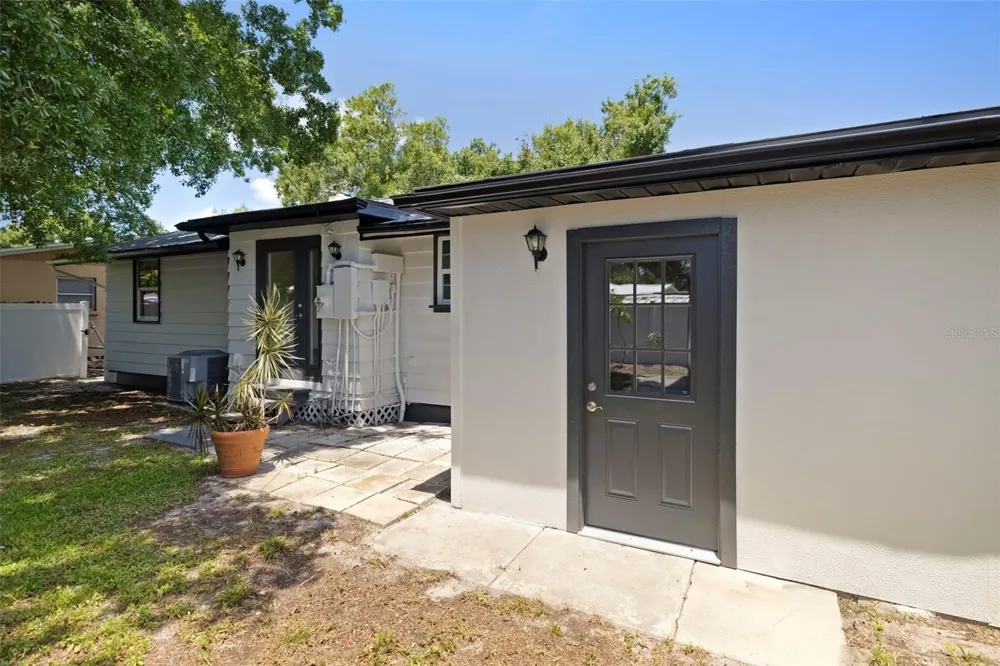 2702 GRAND CAYMAN STREET Sarasota, FL 34231