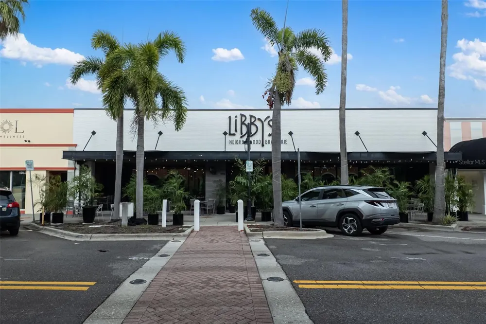 2702 GRAND CAYMAN STREET Sarasota, FL 34231