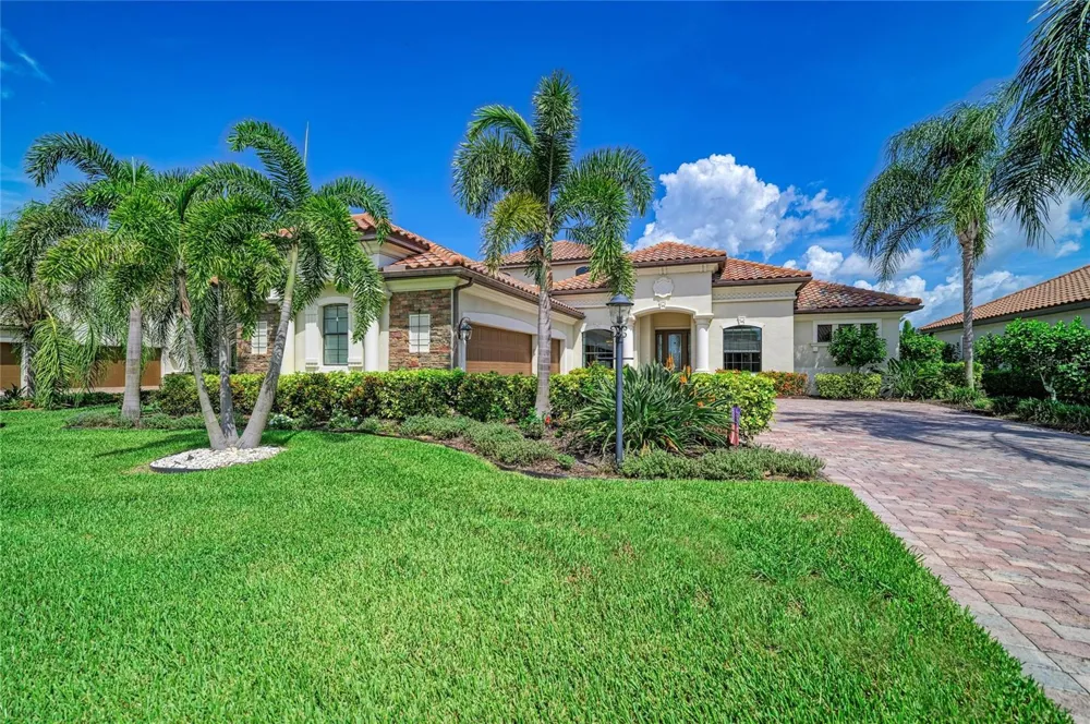 5664 CLOVERLEAF RUN Lakewood Ranch, FL 34211