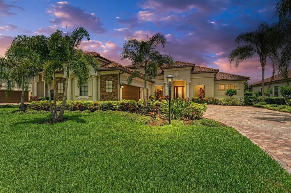 5664 CLOVERLEAF RUN Lakewood Ranch, FL 34211