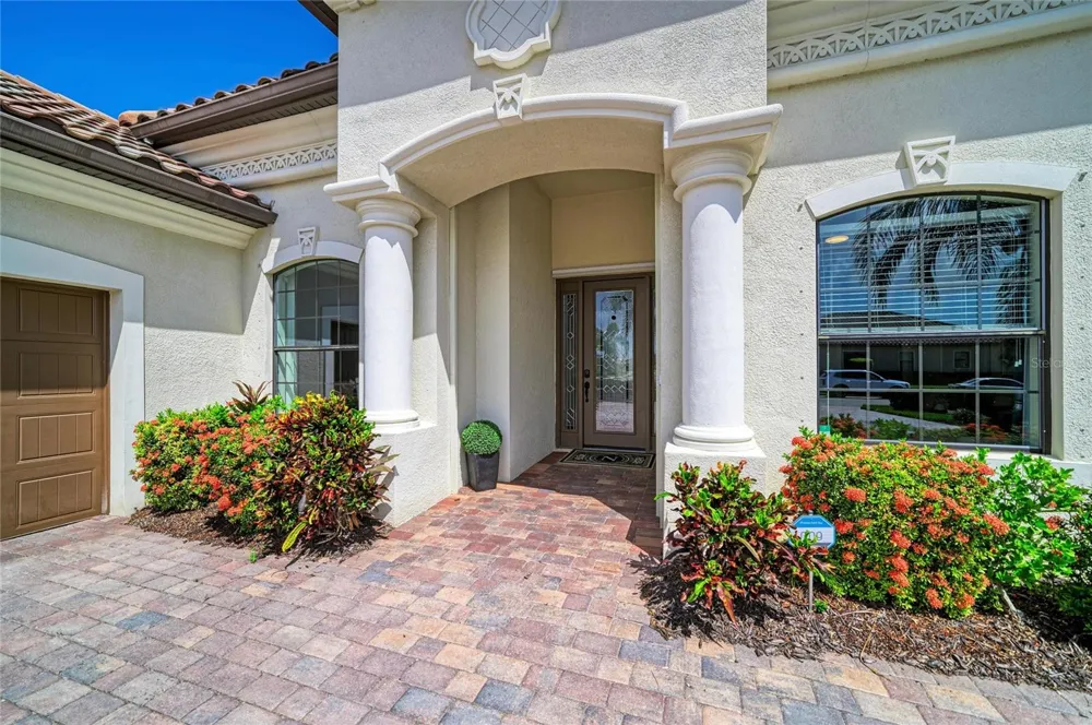 5664 CLOVERLEAF RUN Lakewood Ranch, FL 34211