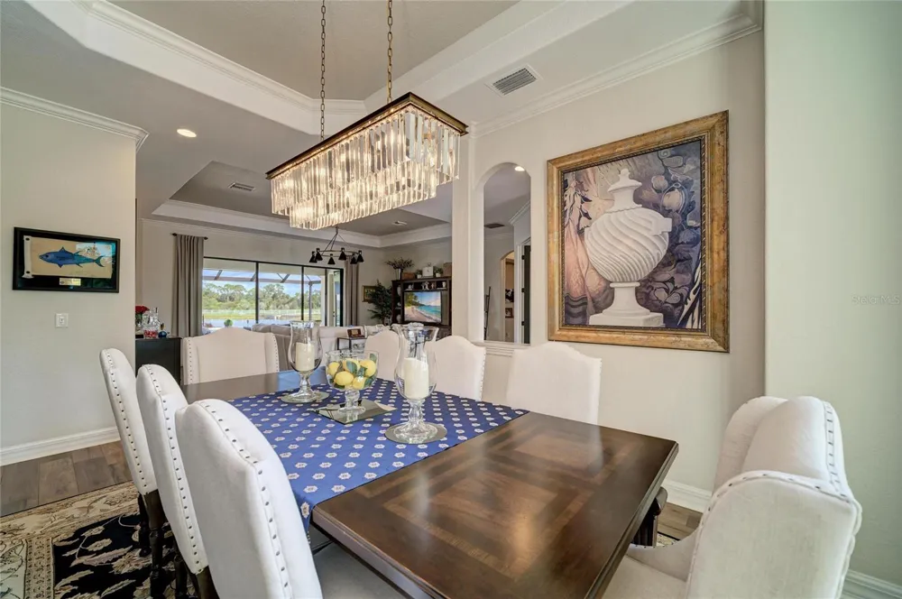5664 CLOVERLEAF RUN Lakewood Ranch, FL 34211