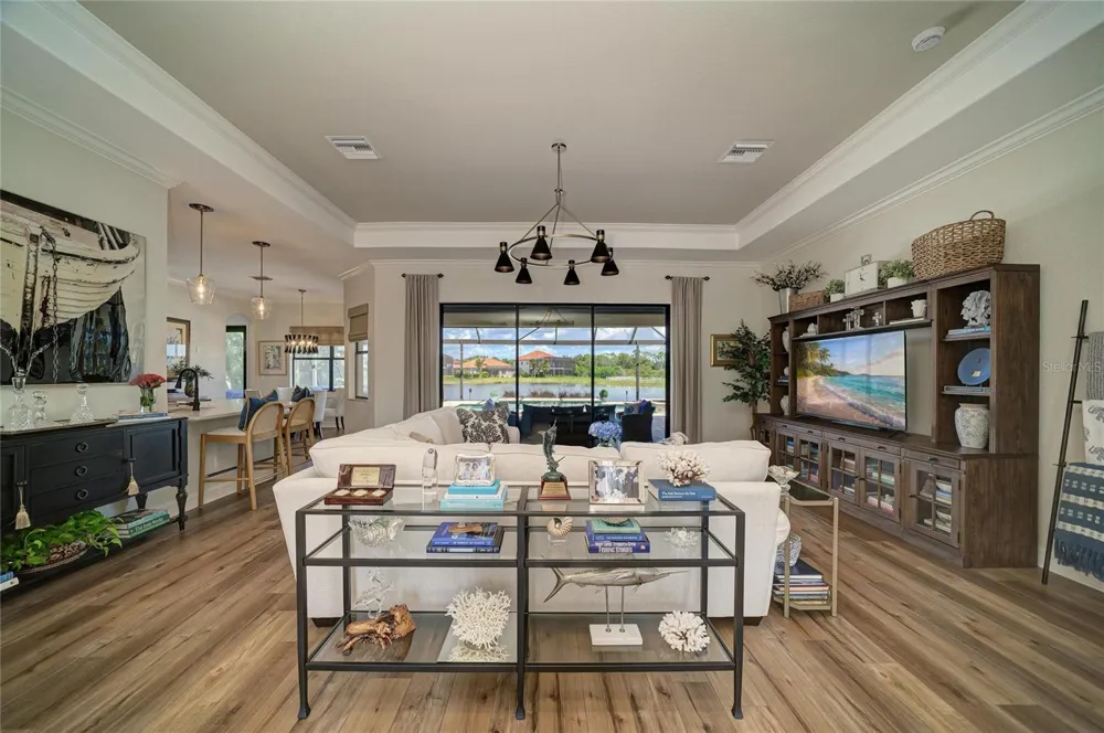 5664 CLOVERLEAF RUN Lakewood Ranch, FL 34211