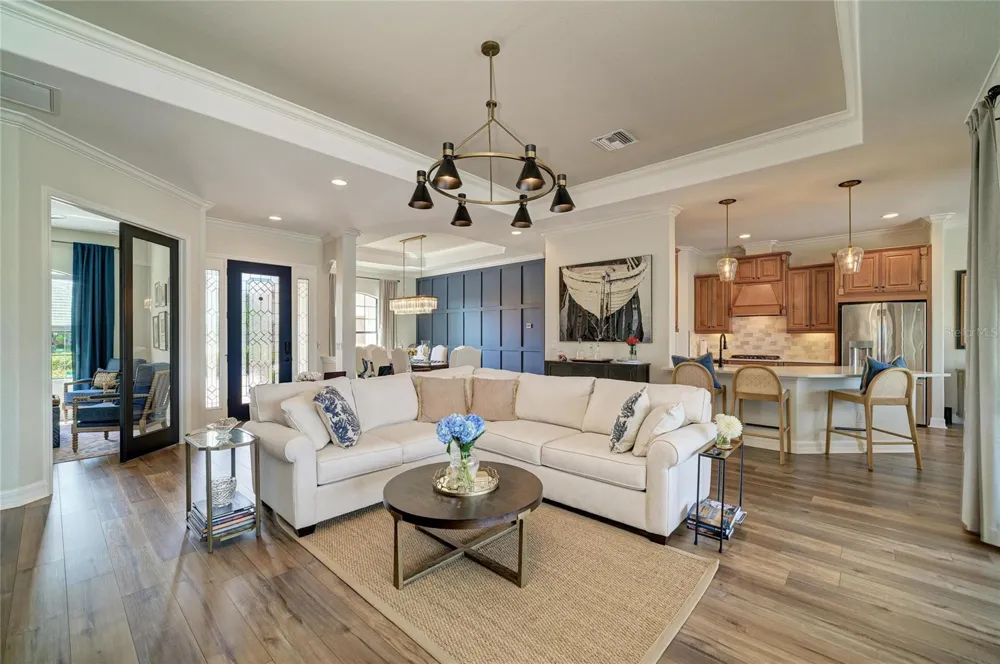 5664 CLOVERLEAF RUN Lakewood Ranch, FL 34211