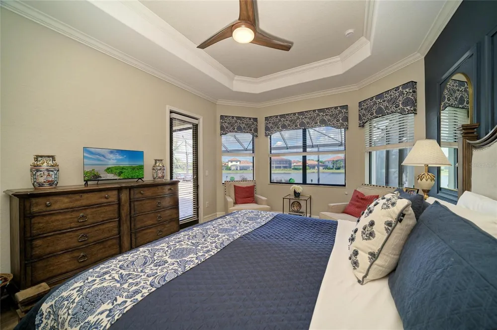 5664 CLOVERLEAF RUN Lakewood Ranch, FL 34211