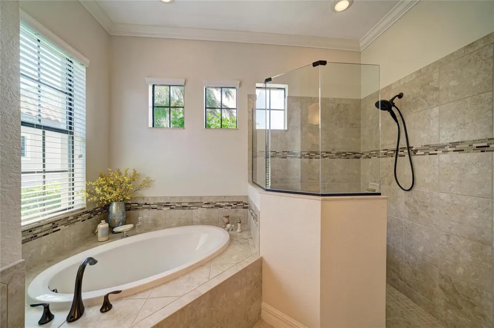 5664 CLOVERLEAF RUN Lakewood Ranch, FL 34211