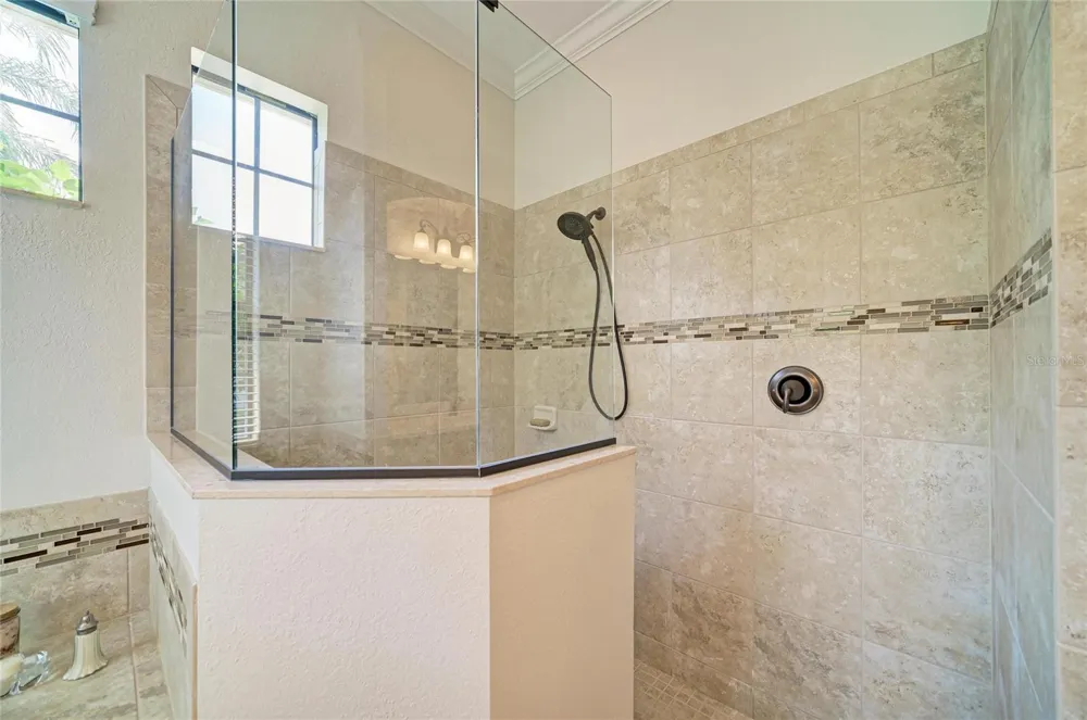 5664 CLOVERLEAF RUN Lakewood Ranch, FL 34211