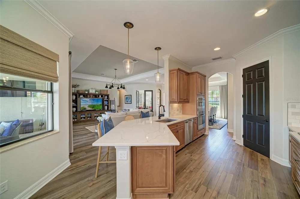 5664 CLOVERLEAF RUN Lakewood Ranch, FL 34211