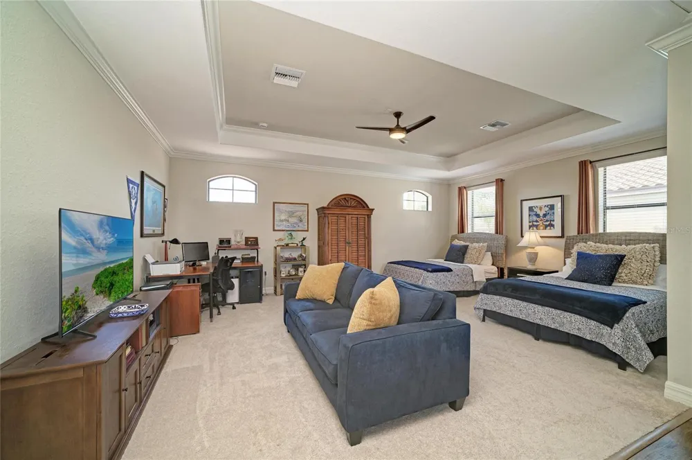 5664 CLOVERLEAF RUN Lakewood Ranch, FL 34211