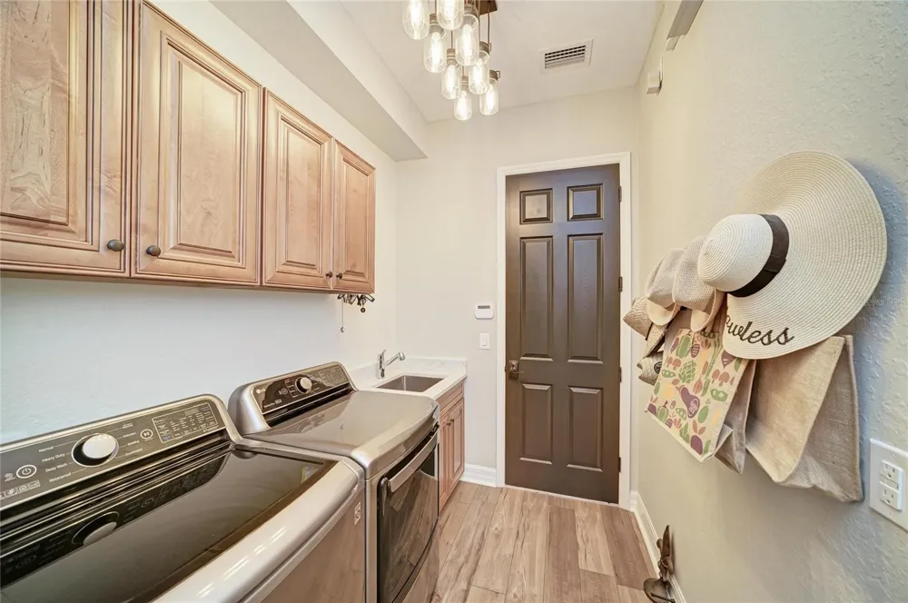 5664 CLOVERLEAF RUN Lakewood Ranch, FL 34211