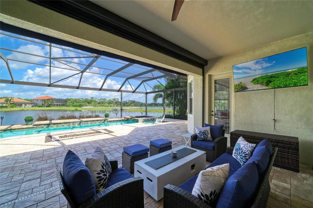 5664 CLOVERLEAF RUN Lakewood Ranch, FL 34211