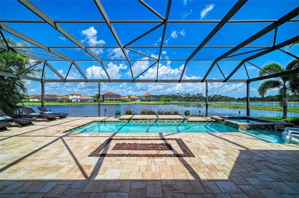 5664 CLOVERLEAF RUN Lakewood Ranch, FL 34211