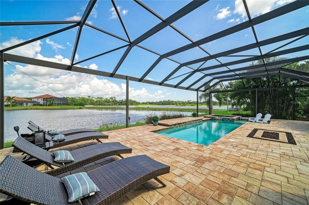 5664 CLOVERLEAF RUN Lakewood Ranch, FL 34211