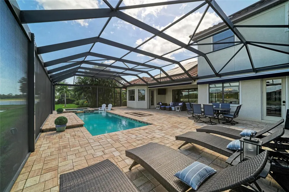 5664 CLOVERLEAF RUN Lakewood Ranch, FL 34211