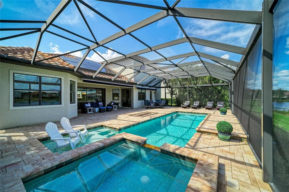 5664 CLOVERLEAF RUN Lakewood Ranch, FL 34211