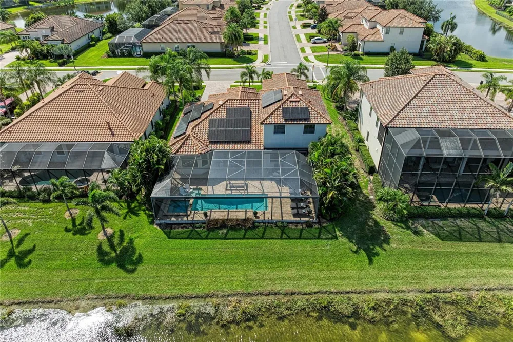 5664 CLOVERLEAF RUN Lakewood Ranch, FL 34211