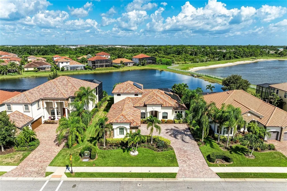 5664 CLOVERLEAF RUN Lakewood Ranch, FL 34211