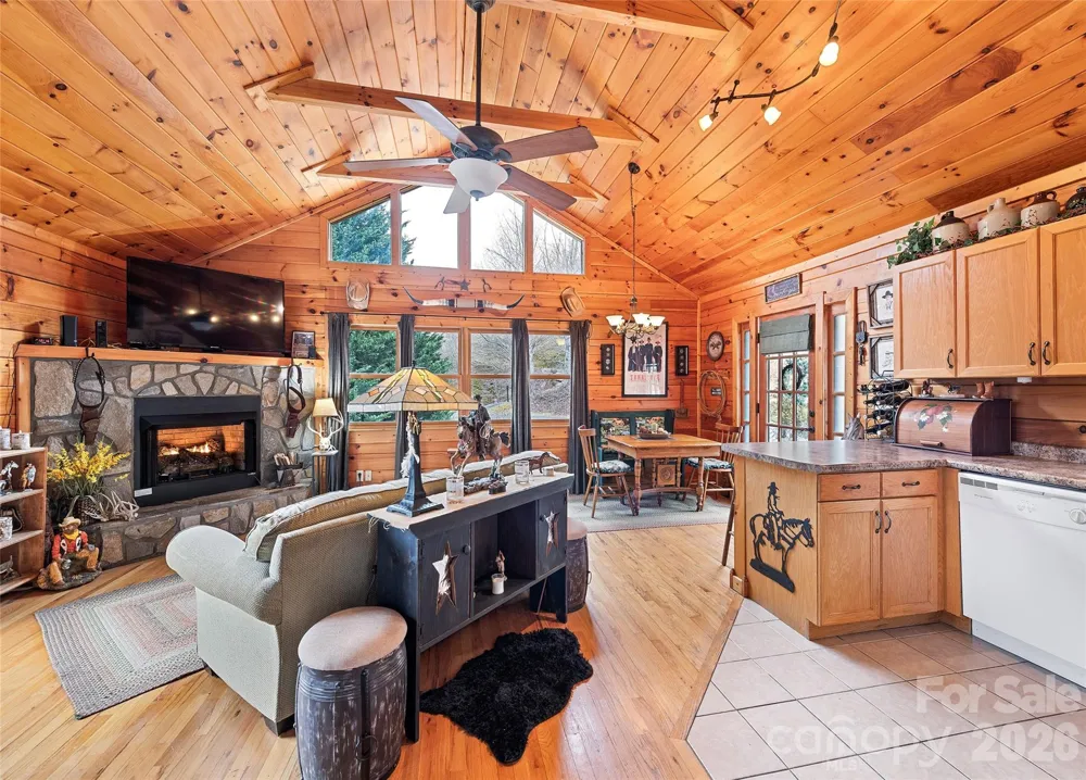 16 Hiawatha Drive Maggie Valley, NC 28751