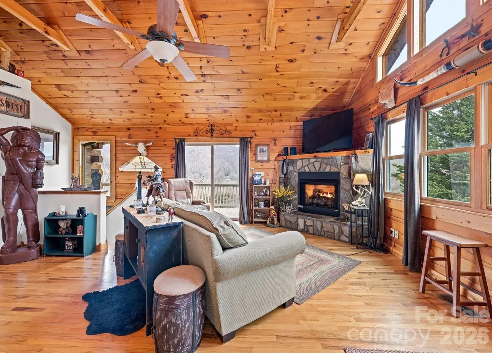 16 Hiawatha Drive Maggie Valley, NC 28751