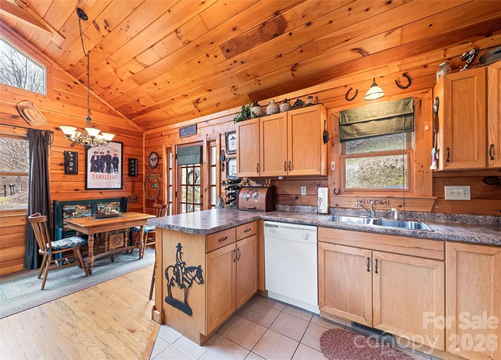 16 Hiawatha Drive Maggie Valley, NC 28751