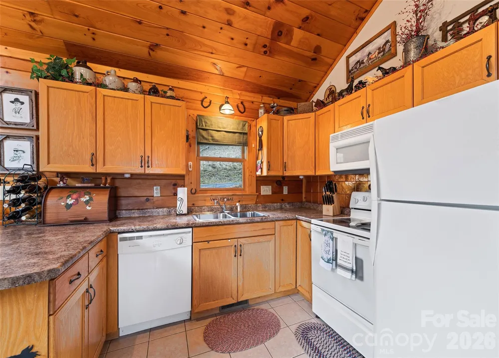 16 Hiawatha Drive Maggie Valley, NC 28751