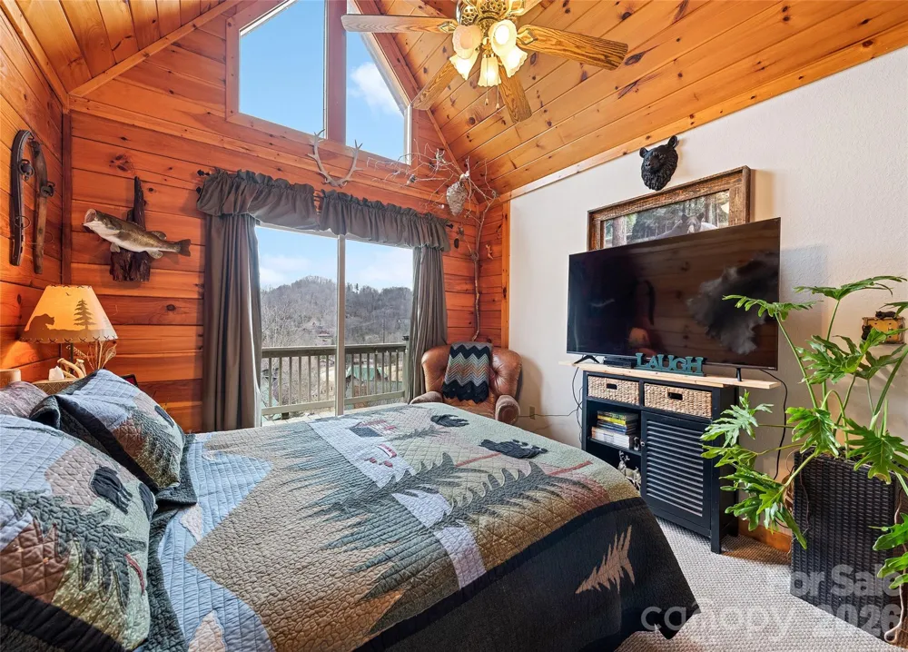 16 Hiawatha Drive Maggie Valley, NC 28751