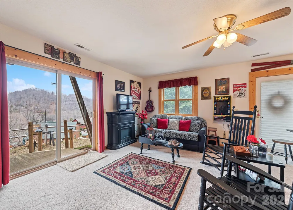 16 Hiawatha Drive Maggie Valley, NC 28751