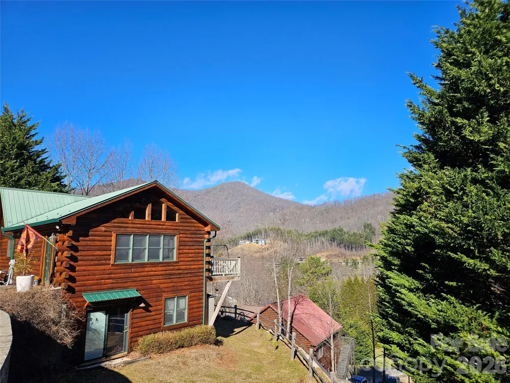 16 Hiawatha Drive Maggie Valley, NC 28751