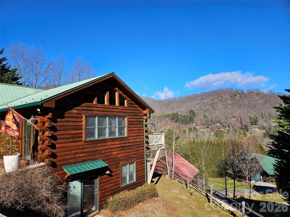 16 Hiawatha Drive Maggie Valley, NC 28751