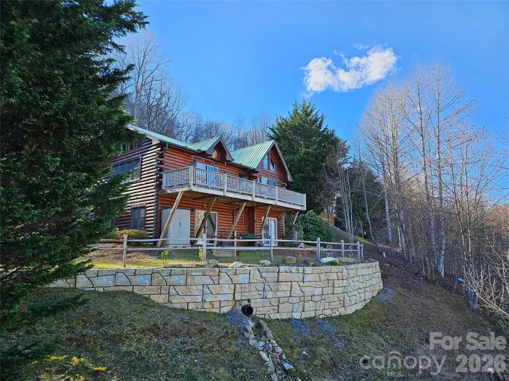 16 Hiawatha Drive Maggie Valley, NC 28751